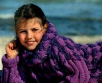 Как связать  объемный цветной джемпер и шарф-петля для ребенка