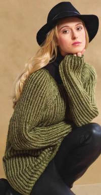 Как связать спицами двухцветный пуловер с рукавом реглан