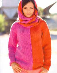 Как связать спицами двухцветный пуловер с воротником-хомут