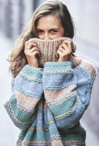 Как связать спицами полосатый свитер оверсайз в пастельных тонах