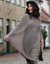 Как связать спицами пуловер-пончо с длинным рукавом платочной вязкой