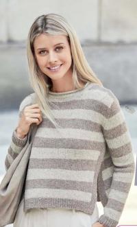 Как связать спицами укороченный полосатый пуловер с разрезами по бокам 