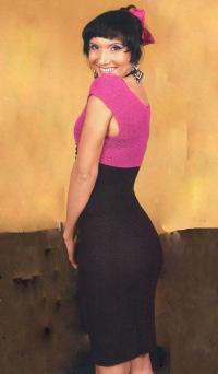 Как связать крючком черно - розовое платье