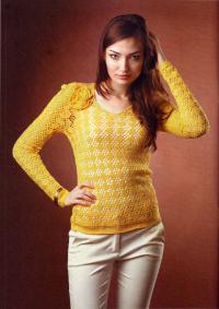 Как связать крючком желтый ажурный пуловер с цветком 