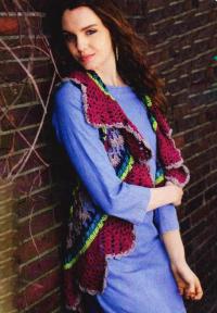 Как связать крючком красочный жилет с круговым узором