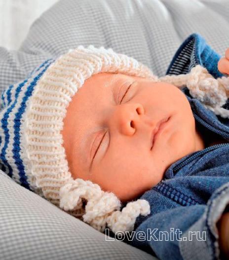 Как связать  шапочка с завязками в полоску для новорожденного