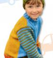  детский свитер с полосатыми рукавами и шапочка фото к описанию