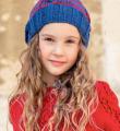 Как связать  двухцветные варежки и шапочка с косами для девочки