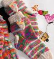  цветные носочки с пуговкой для ребенка фото к описанию