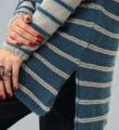 Как связать спицами удлиненный пуловер в полоску свободного покроя