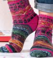 Спицами цветные носки с узором из снятых петель фото к описанию