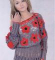 Крючком пуловер с открытыми плечами и яркими цветами фото к описанию