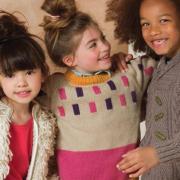 Как связать  детский пуловер с цветными вставками