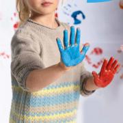 Как связать  детский свитер с цветным рисунком