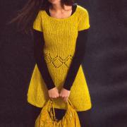 Как связать спицами желтое платье из мохера с круглым воротником