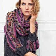 Как связать спицами свободный пуловер с цветными рукавами и шарф-хомут