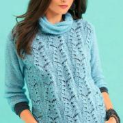 Как связать спицами удлиненный ажурный пуловер с воротником-хомут