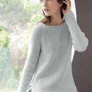 Как связать спицами удлиненный серый пуловер с рукавом реглан