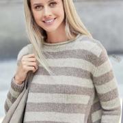 Как связать спицами укороченный полосатый пуловер с разрезами по бокам 